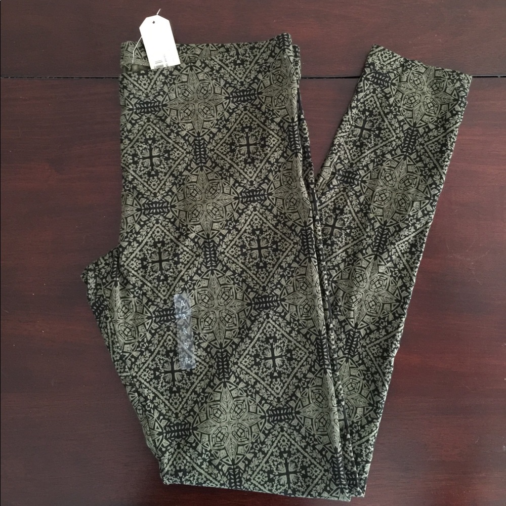 NWT Arizona Leggings